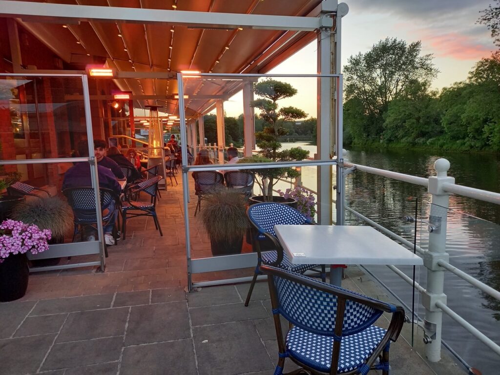 Los 10 Mejores Pubs en Belfast. ¿Donde salir de noche? Tours Belfast